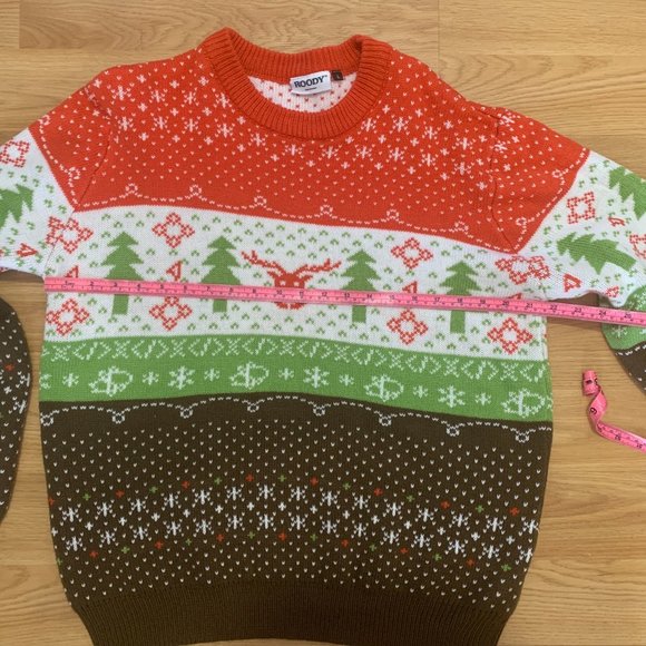 Roody Men's Christmas Sweater L Red brown deer Trees Stockings - Picture 11 of 14